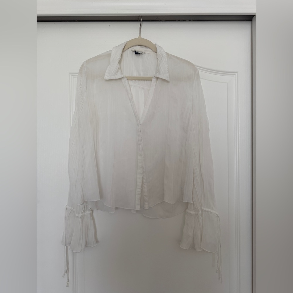 AE • White Sheer Bell Sleeve Blouse